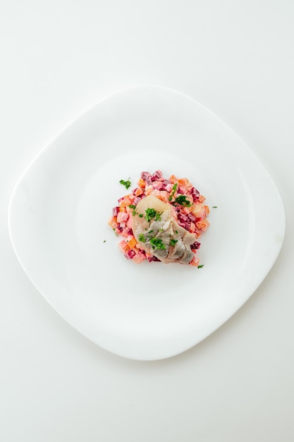 Тарелка с готовым блюдом